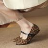 Krazing Pot Wildleder Runde Zehenpartie Größe 42 Niedrige Absätze Schnallenriemen Leopardenmuster Erhöht Vintage Herbst Pumps
