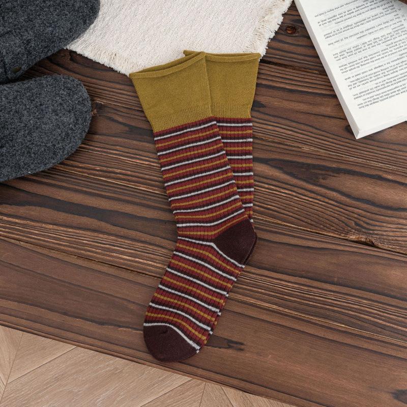 Ladies Autumn and Winter Classic Retro Stripes Clash Color All Kinds of Literature and Art Small In Tube Socks