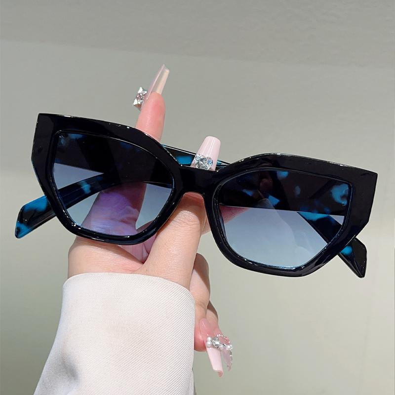Oversized Cat Eye Sunglasses Women Fashion Vintage Casual Sun Glasses New Trendy Stylish Design Decor Sun Glasses