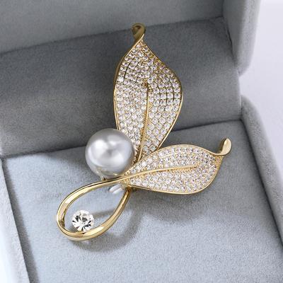 Copper Micro Inlaid Cubic Zirconia Women's Imitation Pearl Leaf Brooch Clothing Accessories Gifts