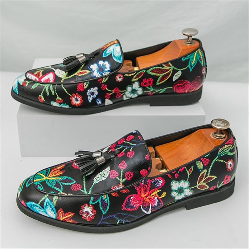 Fashion Luxury Designer New Flower Tassels Patent Leather Casual Shoes For Men Driving Loafter Formal Wedding Dress Homecoming Zapatos