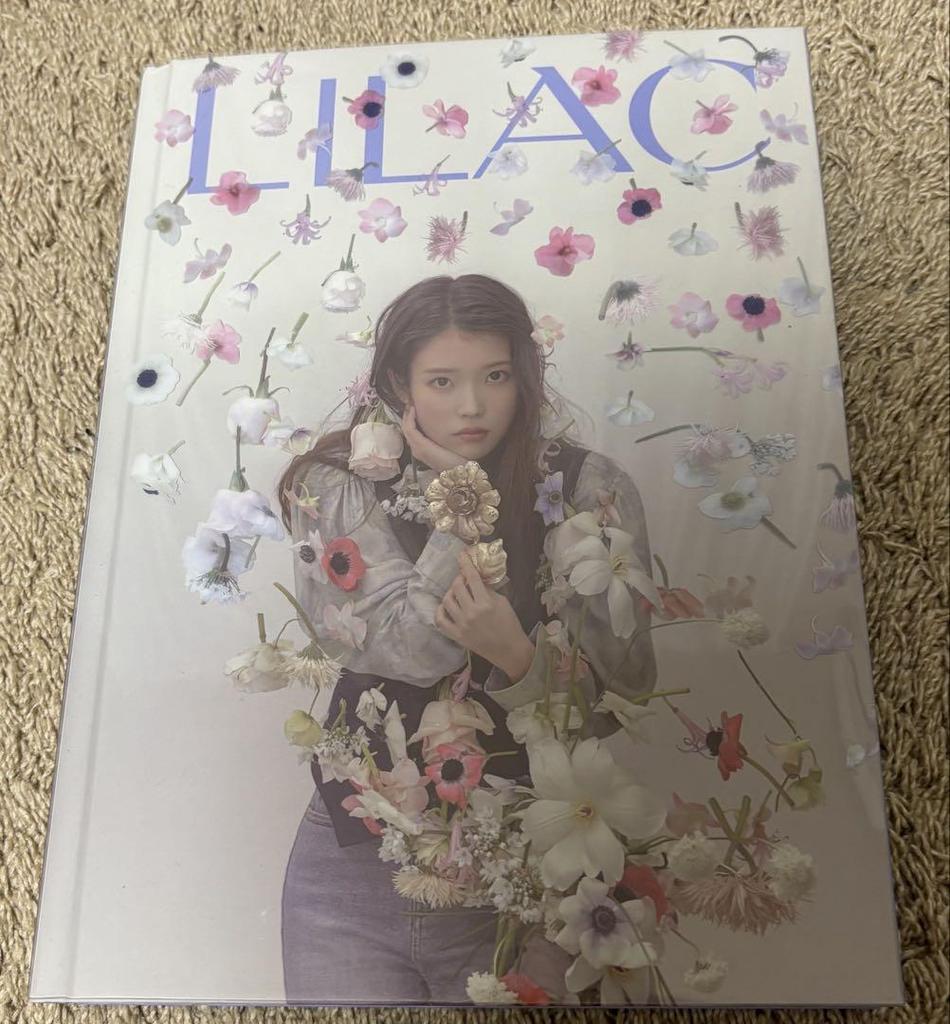 [USED] IU LILAC Photobook Photobook Korea