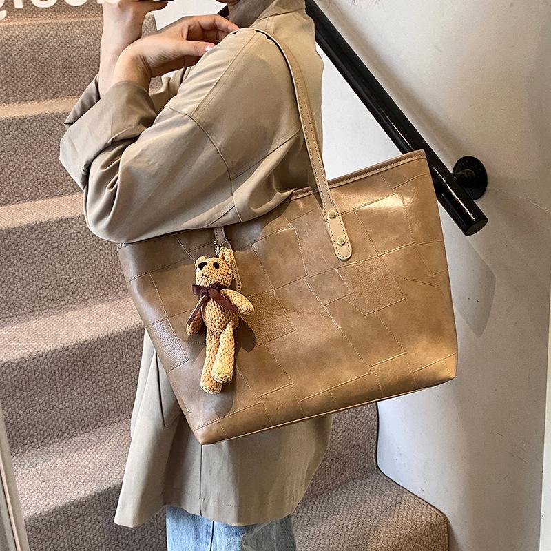 

Містка модна сумка-месенджер 2025 року, популярна текстурна сумка цього року, жіноча проста сумка-тоут 45*14*28 хакі