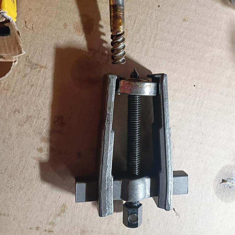 Portable Steel Mini Puller 2 Jaw Design for Workshop Applications Removal of Bearing and Wheel Strong Force