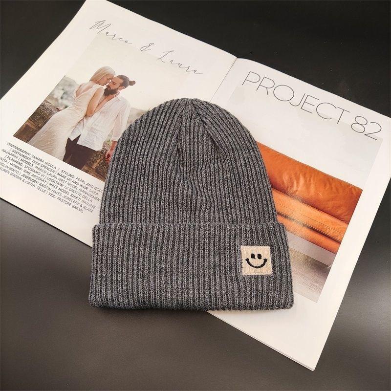 Ins Smiley Label Women's Woolen Hat, Trendy and Versatile Couple's Warm Hat, Korean Style Knitted Hat