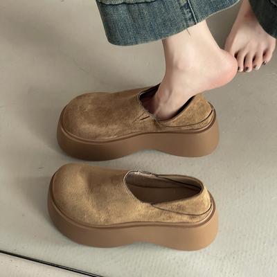 Nuove scarpe retro versatili con plateau piccole da donna autunno e inverno in camoscio a un pedale scarpe singole