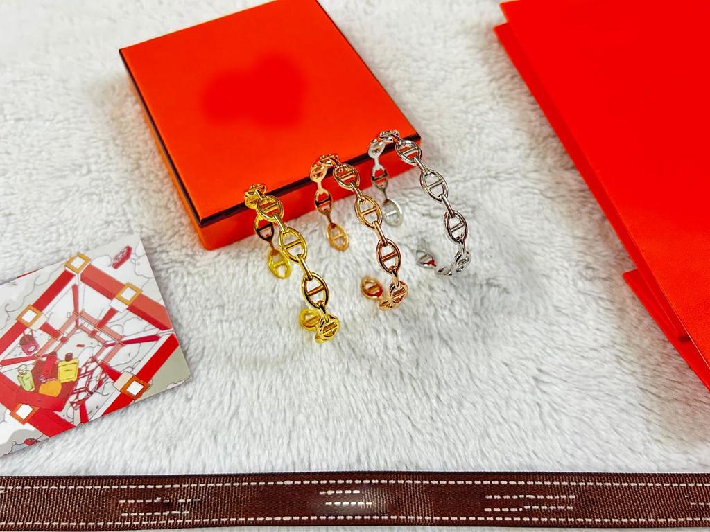 Kelly Pig Nose Full Diamond Women's Bracelet - V Gold Rose Gold, Light Luxury Fashion