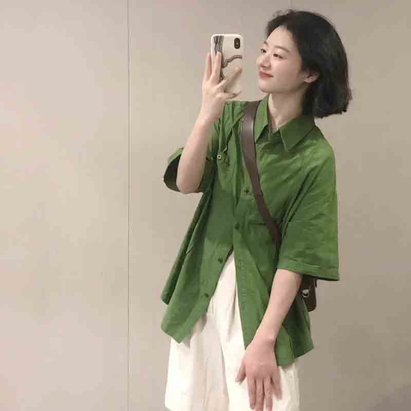 

Женская рубашка с коротким рукавом - зеленая повседневная дышащая блузка на пуговицах летняя легкая свободная женская одежда one size зелёный