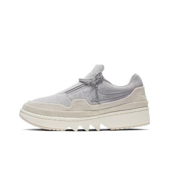 

Air Jordan Wmns Air Jordan 1 Jester XX Low Atmosphere Grey AV4050-002 EU 36.5 пісочний/сірий