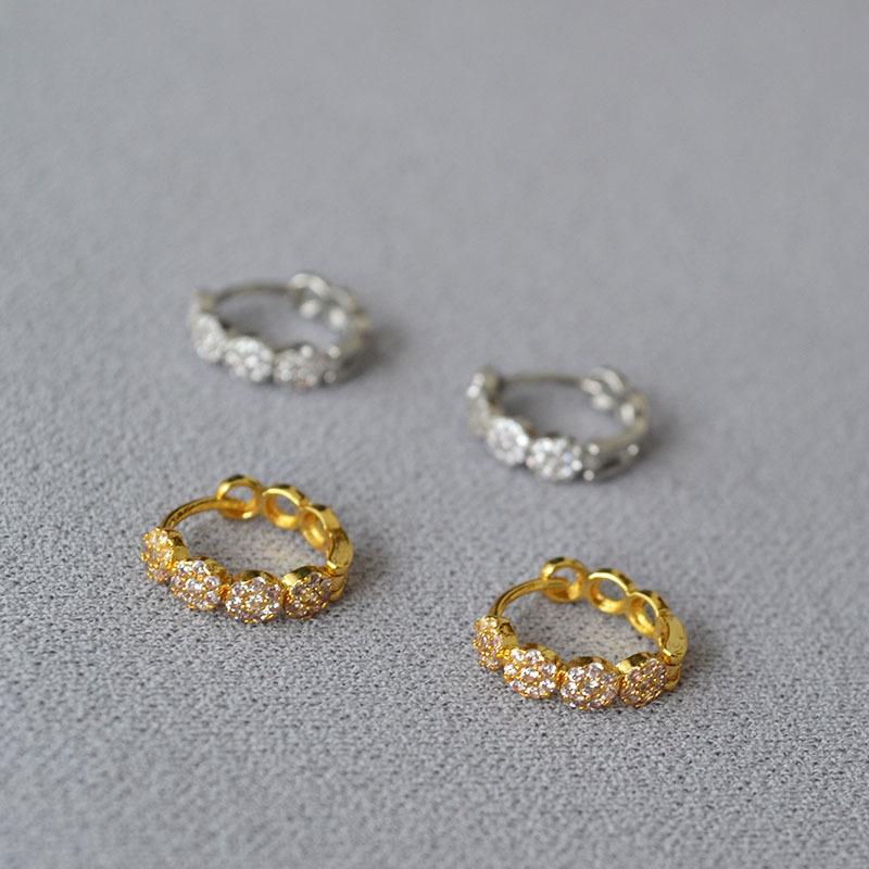 Exquisite Minimalistische Zirkon Diamant Ohrringe - Französisches Design, Kleine Hohle Runde Ohrbügel für Damen