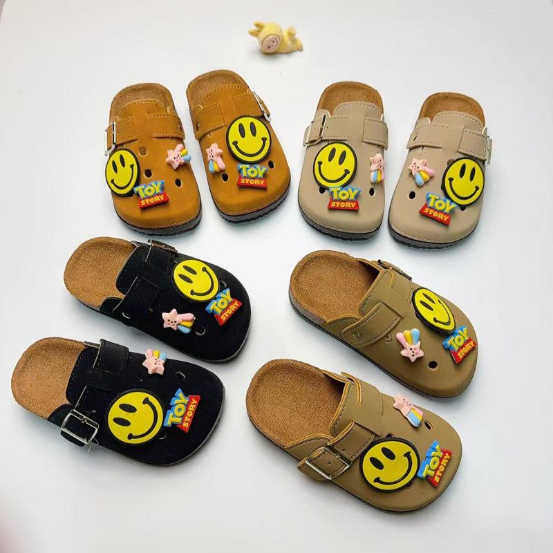 Children's Cartoon Birkenstock Slippers: Cute Closed-Toe Spring Outdoor Shoes for Boys & Girls with Thick Soles.