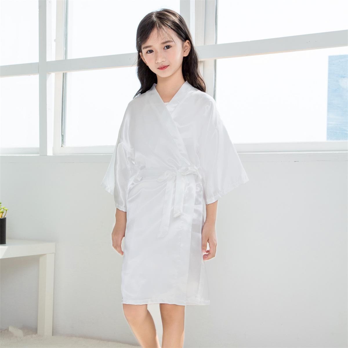 

Халат удобный и элегантный темперамент классические модели однотонный детский праздничный летний однотонный тонкий искусственный шелк атласный тонкий кардиган халат 14 белый