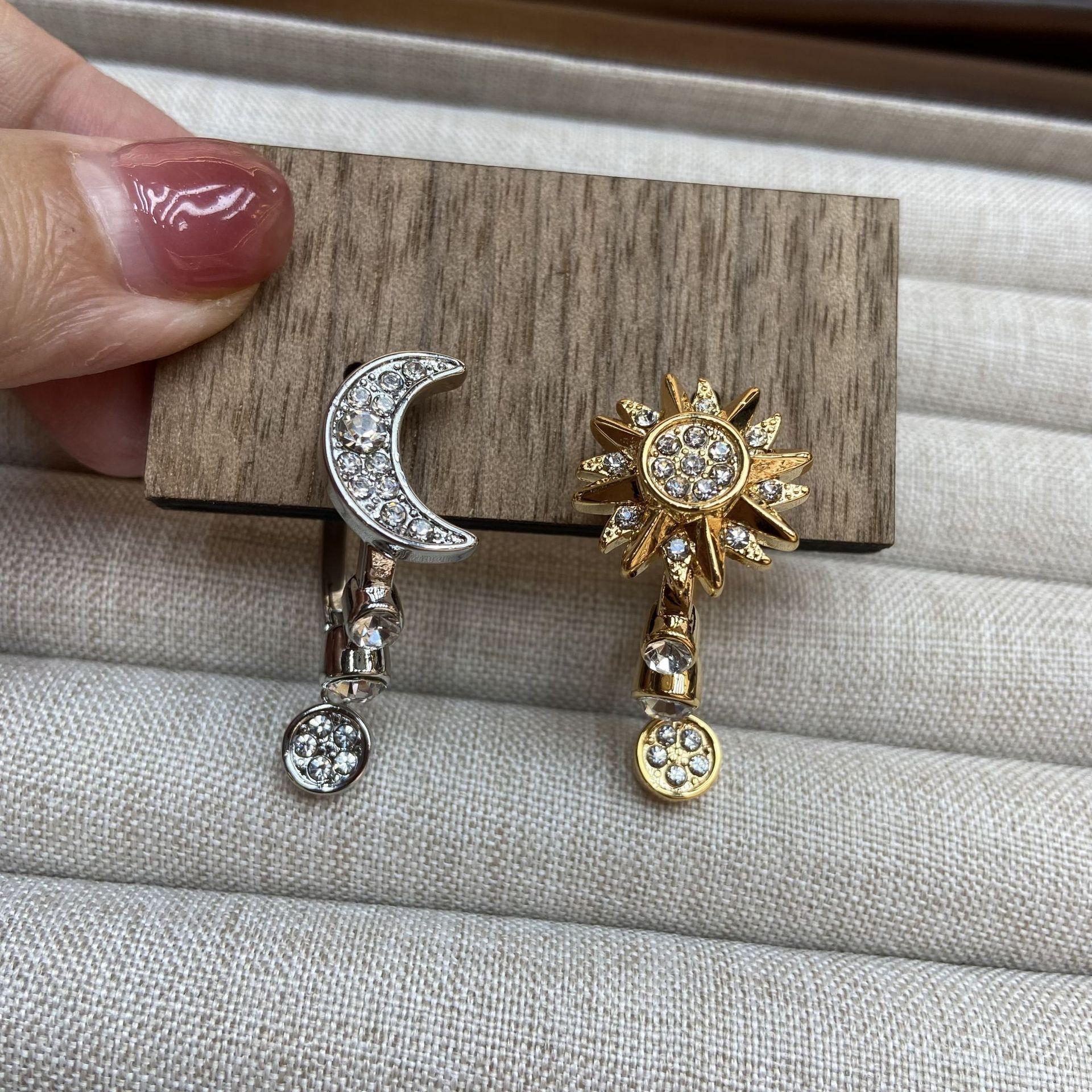

Gold and Silver Two-color Shining Moon Sun Earrings Copper Silver-plated Romantic Earrings
