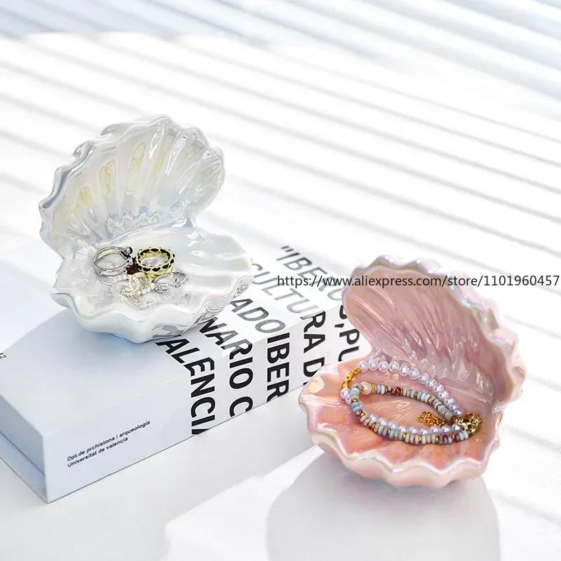 Modern Ceramic Jewelry Tray with Shell Design for Elegant Storage and Display