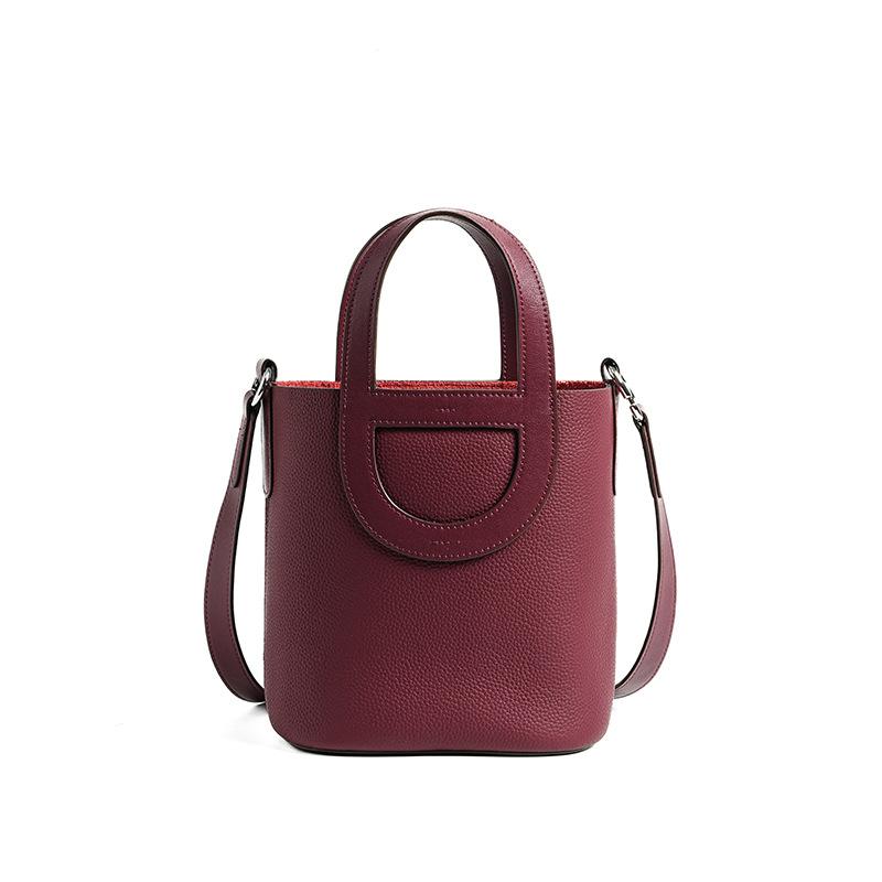 Genuine Leather Crossbody Bucket Bag A Perfect Hand-carried Handbag for Women Commuting To Work