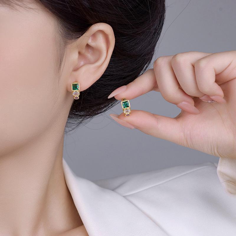 18K Copper Gold-Plated Micro-Inlaid Zircon European And American Retro Temperament Niche Design Sense Cold Wind Simple Light Luxury C-Shaped Earrings