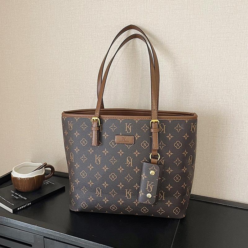 Commuter Bag Going Out Large-capacity Shoulder Bag Women's 2026 New Model, Light Luxury High-end Tote Bag Underarm Bag