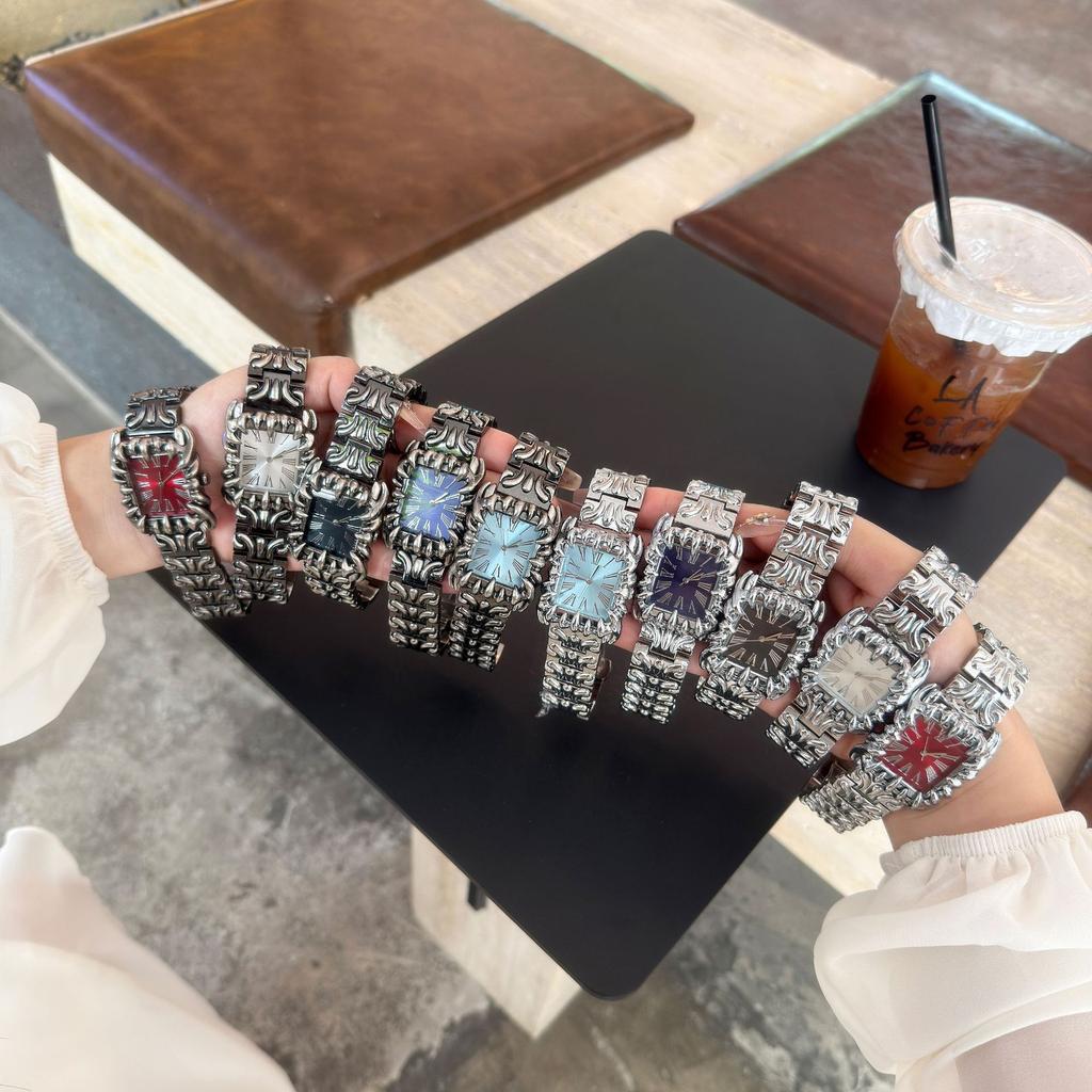 Men Y2K Black Quartz Watch Irregular Dial Retro Fashion Wristwatch