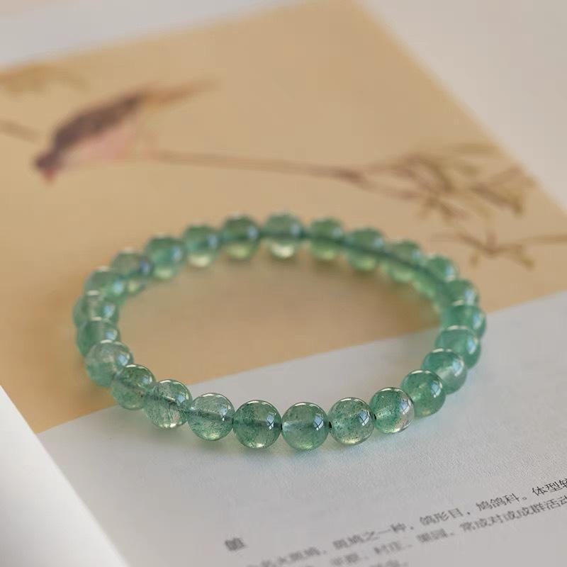 Make a Fortune Strawberry crystal bracelet for women and men Green Strawberry Crystal Single-Row Bracelet Couple's Crystal Simple Student Jewelry