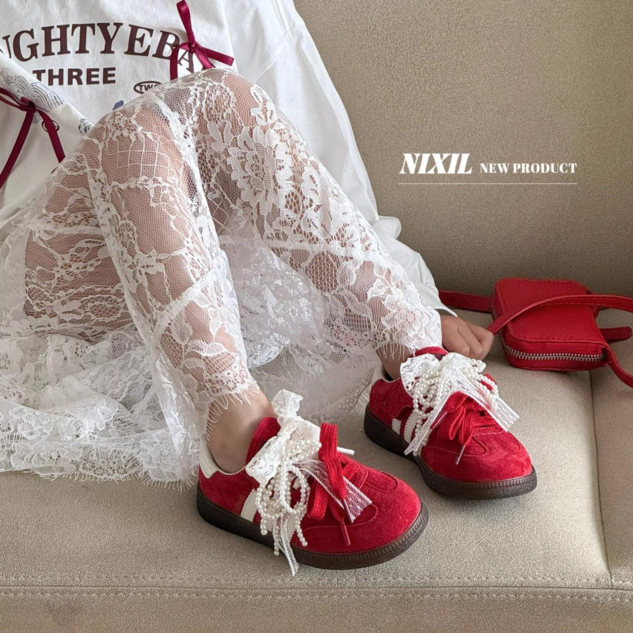 

Корейская детская повседневная обувь Модная ретро спортивная обувь Шнуровка Жемчужный бант Немецкая тренировочная обувь 36