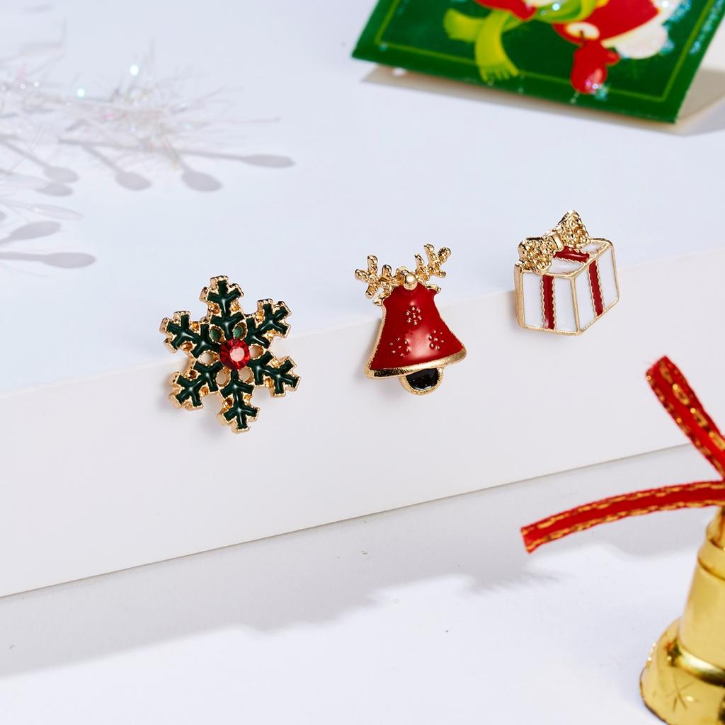 Christmas Brooch Pins Set Bell Snowflake Gift Box Snowman Deer Sock Crutch Tree Santa Claus Enamel Badge Jewelry For Women Men