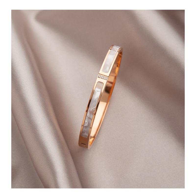 Women Fade Resistant Titanium Steel Mother Of Pearl Inlaid Diamond Luxury Fashion Bangle