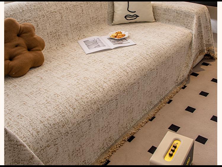 Prémiový potah na pohovku z žinylky: Univerzální deka pro celý rok 2024