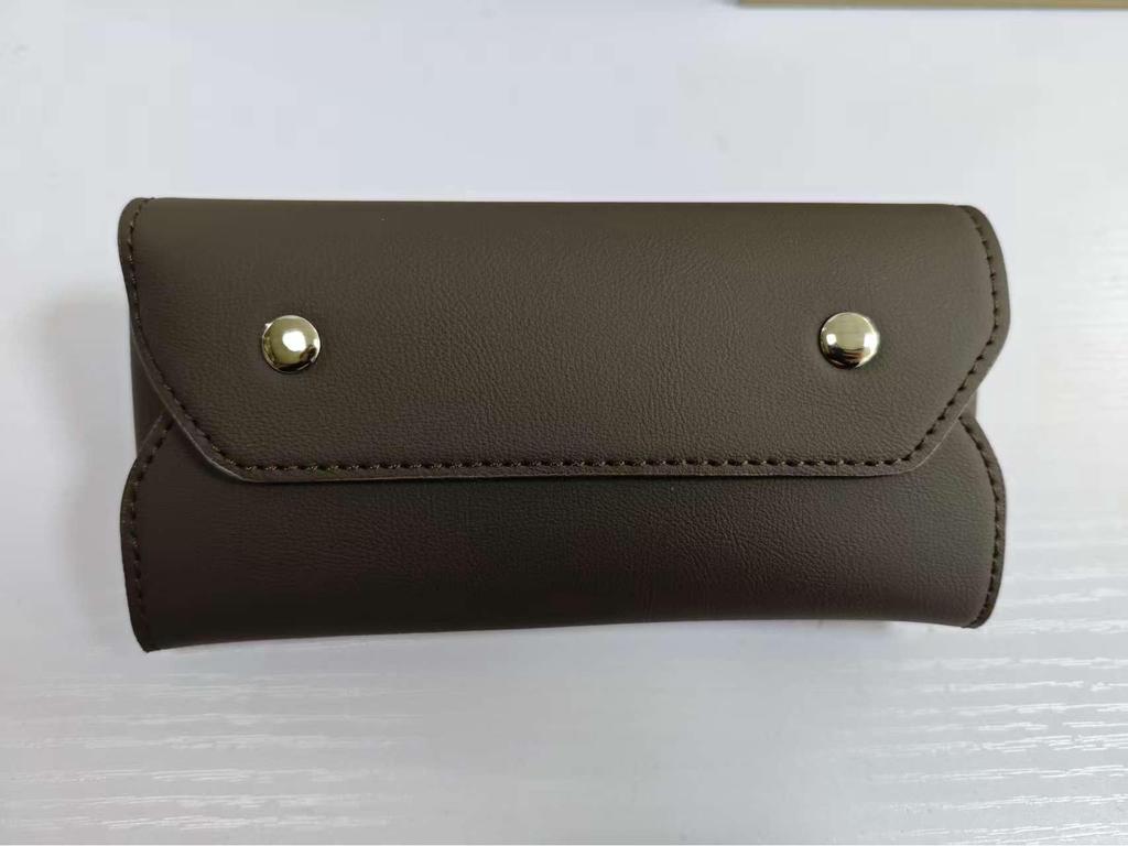 Uniwersalny Uchwyt na Okulary Przeciwsłoneczne i Schowek do Osłony Przeciwsłonecznej Samochodu