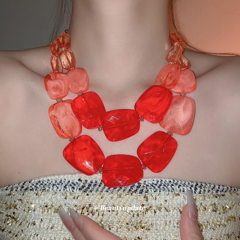 Irregular acrylic beaded double-layer necklace, dopamine personality exaggerated collarbone chain, niche design sense item decoration for women