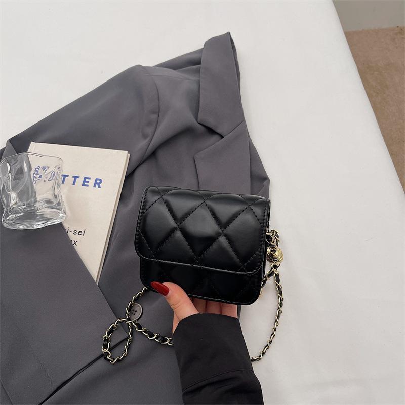 

2025 diamond bag women s new fashionable high-value chain bag foreign style shoulder messenger bag going out commuter bag