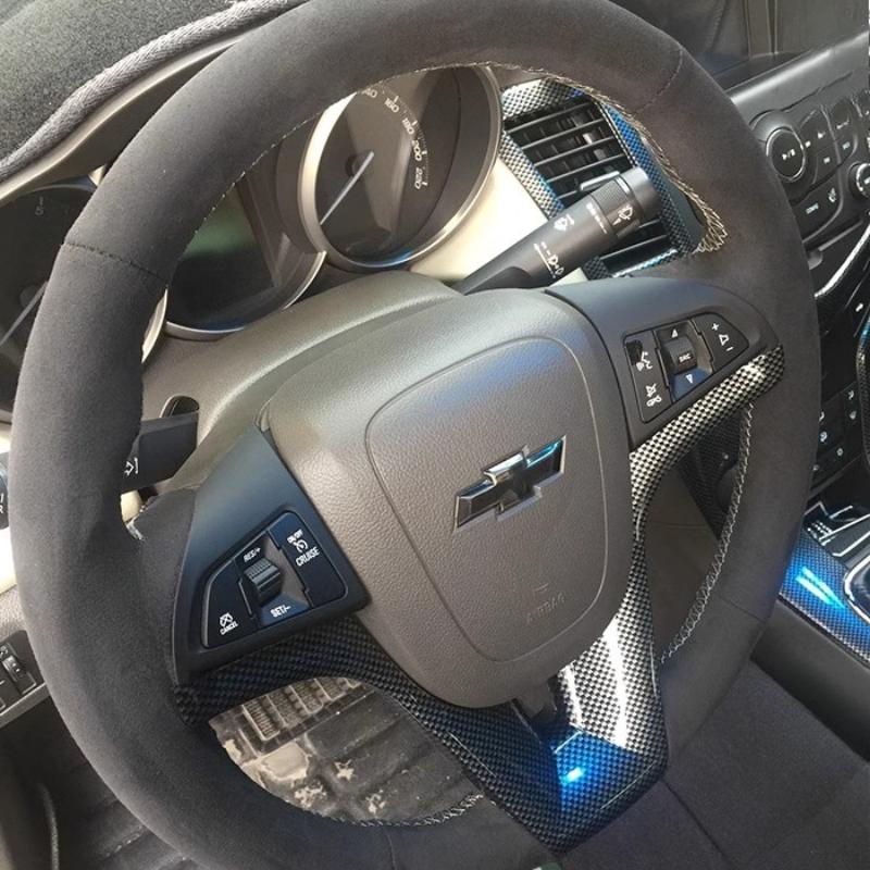 Für Chevrolet Cruze Hatchback Limousine 2009-2014 Handgenähtes rutschfestes Wildleder Auto Lenkradabdeckung