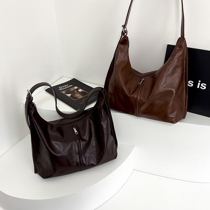 Stor Kapasitet High End og Enkel Tote Bag for Kvinners Moteable Ensfarget Skulderveske Moteable Pendler Crossbody-veske