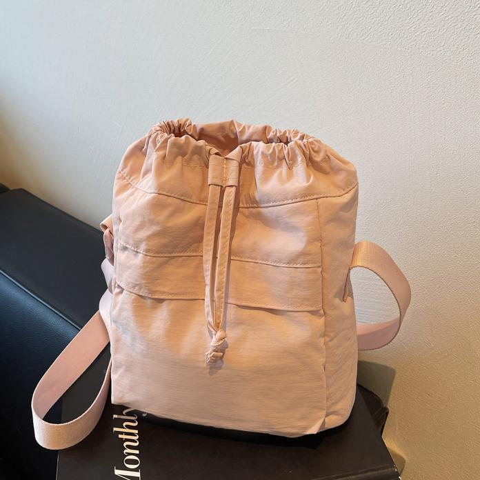 Nylon Cloth Bucket Bag Women's 2025 New Casual Simple Shoulder Bag Versatile Fashion Lightweight Tooling Messenger Bag