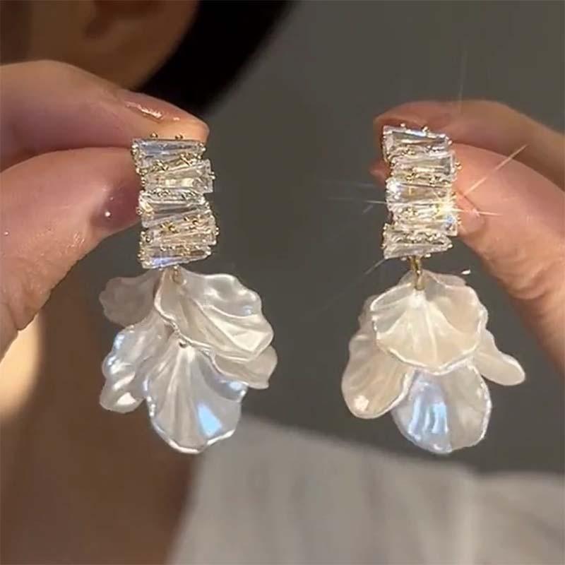 ZAKOL Korean Fashion Imitation Shell Dangle Earrings White Crystal Zirconia Flower Bridal Earring Party Accessories for Women