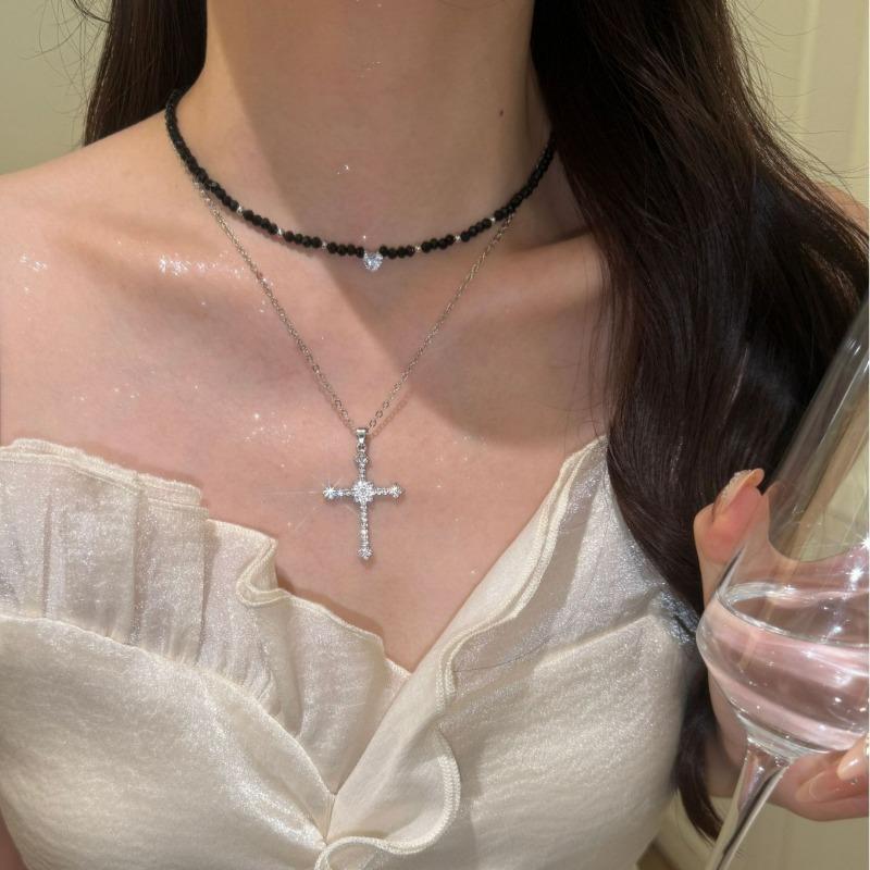 Simple Cross Necklace Female Niche Design Sense Cold Wind Snake Festival Pendant Collarbone Chain
