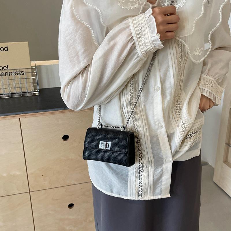 Summer small bag women 2025 new trendy cute versatile mini chain shoulder messenger bag student mobile phone bag
