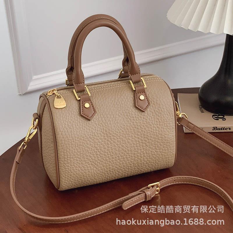 This Year's Popular Bags, Women's 2025 New Trendy Portable Pillow Bags, High-end Versatile Shoulder Bags, Messenger Bags.
