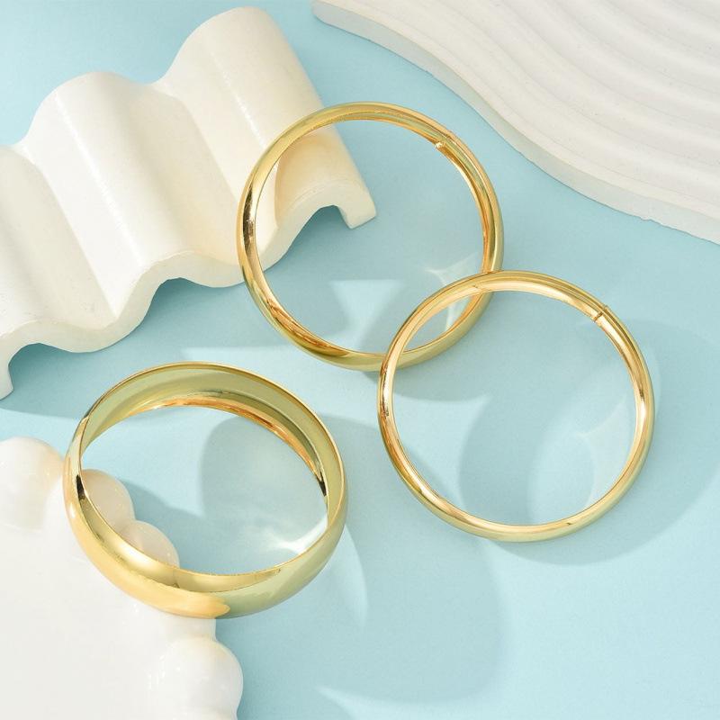 Personalized Gold Stackable Metal Bracelet - Unisex Fashion Bangle