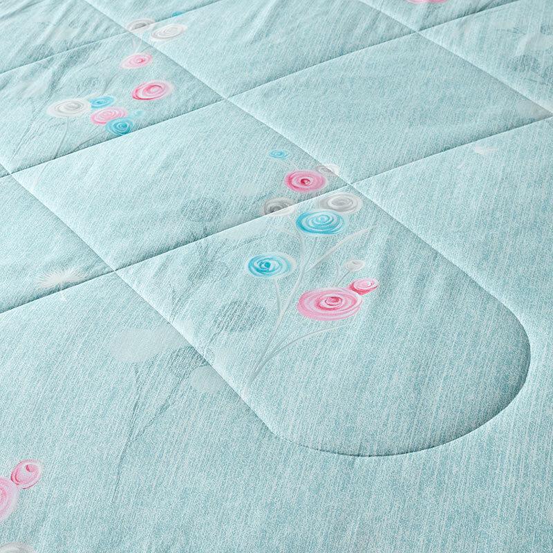 LUOLAI Super Soft Washable Anti-Mite Summer Quilt