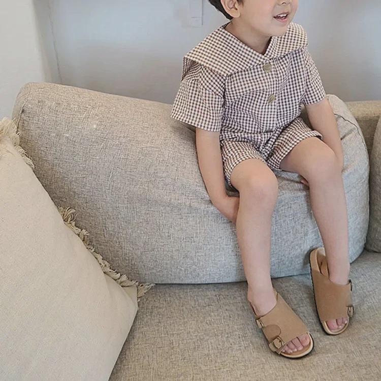 Conjunto de moda para niños con estampado de cuadros y cuello marinero: Conjunto de Falda con Tirantes para Niñas y Pantalones Cortos para Niños