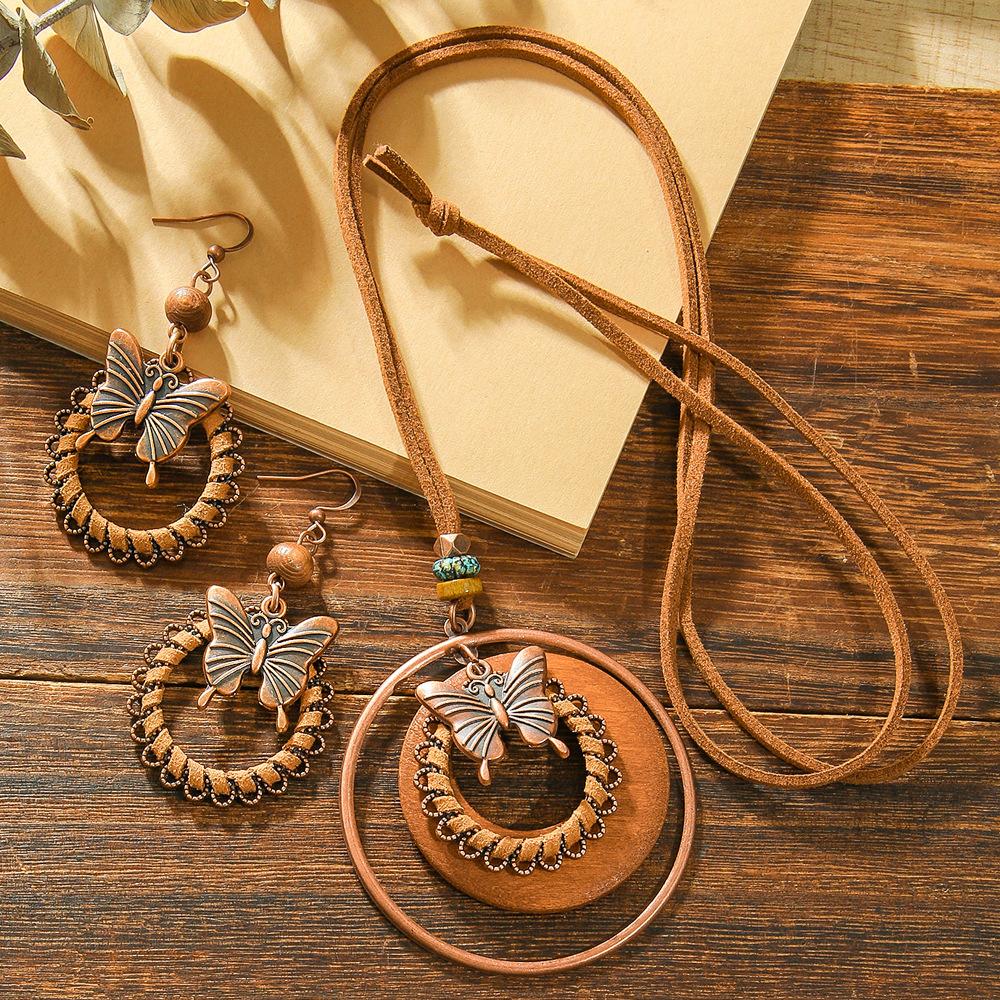 

Модные украшения для женщин коричневый