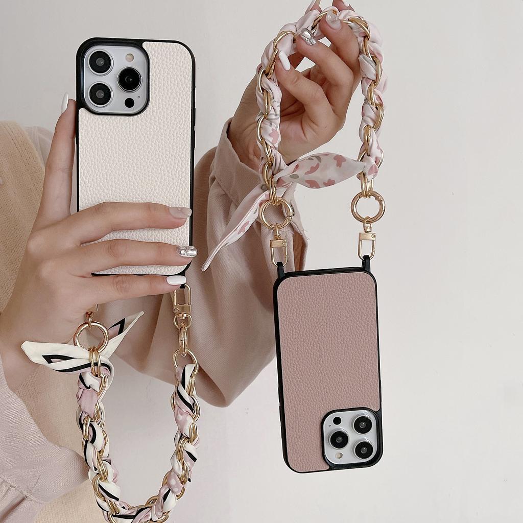 iPhone 14 mobile phone case portable ribbon is suitable for Apple 13 Pro messenger classic leather 11 chain double hanging hole.