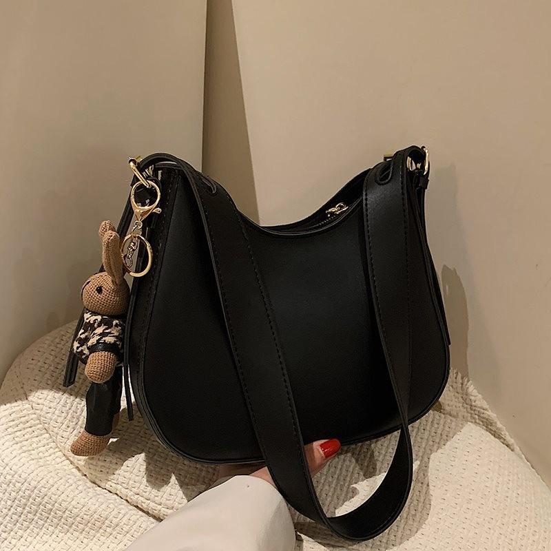 Stylish Retro Shoulder Bag For Women With Chic Design Perfect For Spring And Summer Outfits