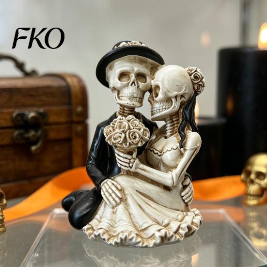 Creative Gothic Collectibles Skeleton Couple Figurine, Spooky Resin Halloween Skull Lover Statue, Day of Secret Room Atmosphere Ornaments The