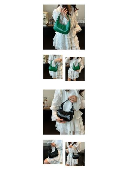 Koreanische Trendige Rote Lackleder Halbmond Schultertasche