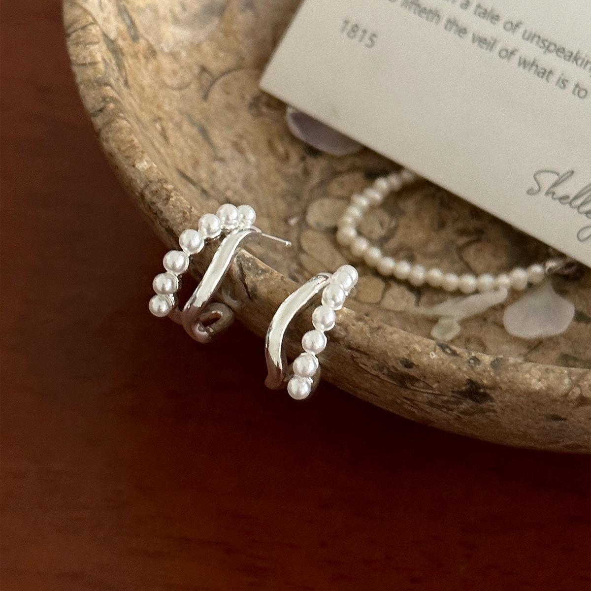 

French retro double-layer pearl stud earrings women s light luxury, exquisite high-end sense, gentle temperament, silver needle earrings, new fashion 925 silver needle