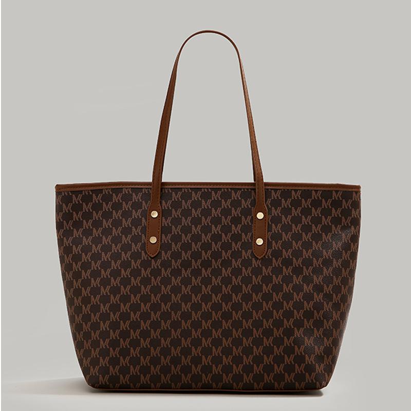 

Large capacity tote bag 2025 new female college student class handbag casual underarm bag simple shopping bag темный кофе