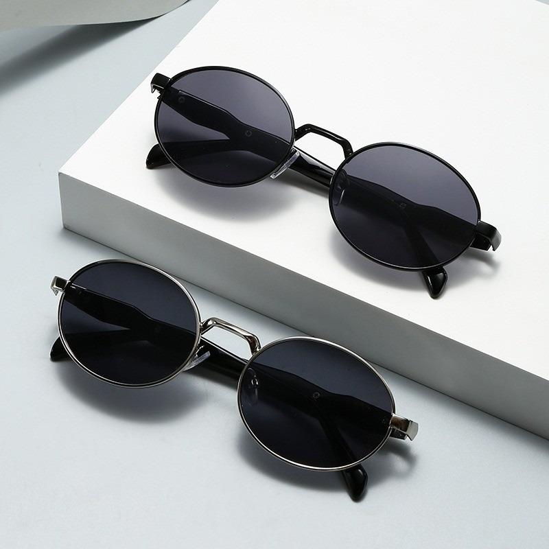 

2 Pairs of Elegant Cat Eye Glasses with Round Lenses Zinc Alloy Frame Metal Hinges Decorative Eyewear for Women