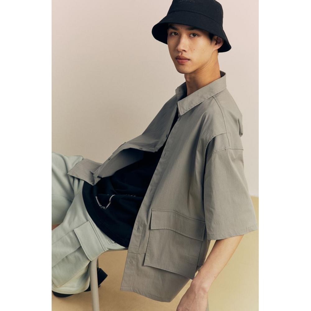 

Рубашка карго свободного кроя HM темно-зеленого цвета