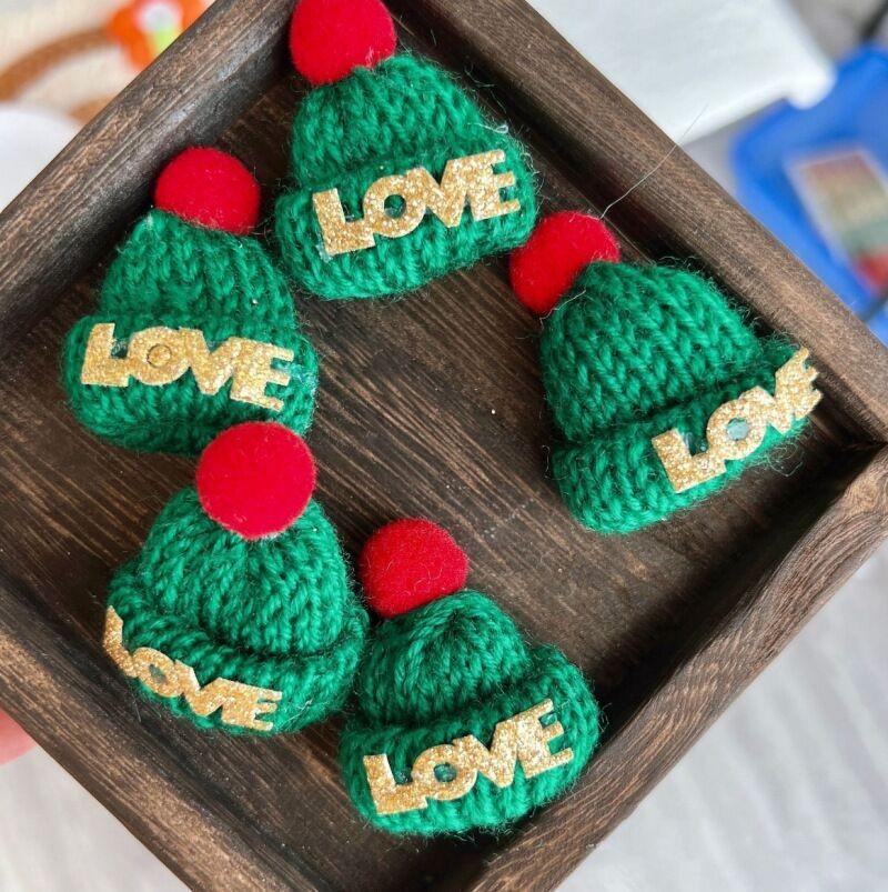 

10/20pcs Mini Santa Hat & Scarf 2026 New Christmas Costume for Cat Rabbit Doll Lollipop Bottle DIY Xmas Party Dinner Decoration as the picture